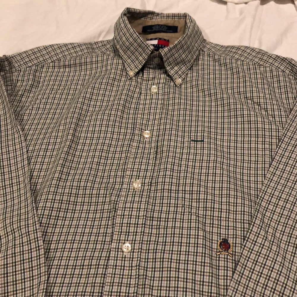 Vintage Tommy Hilfiger button down Plaid old logo